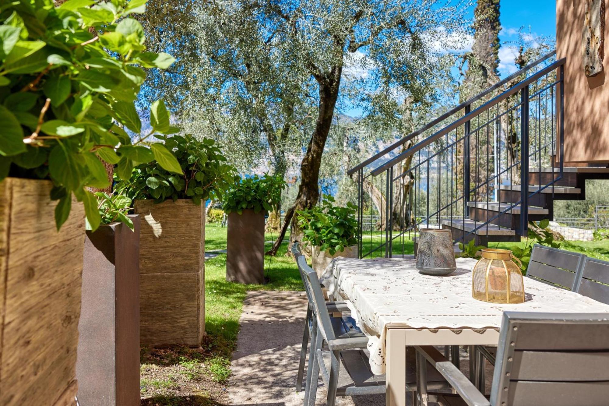 CallaLillyJardin Malcesine Esterno foto