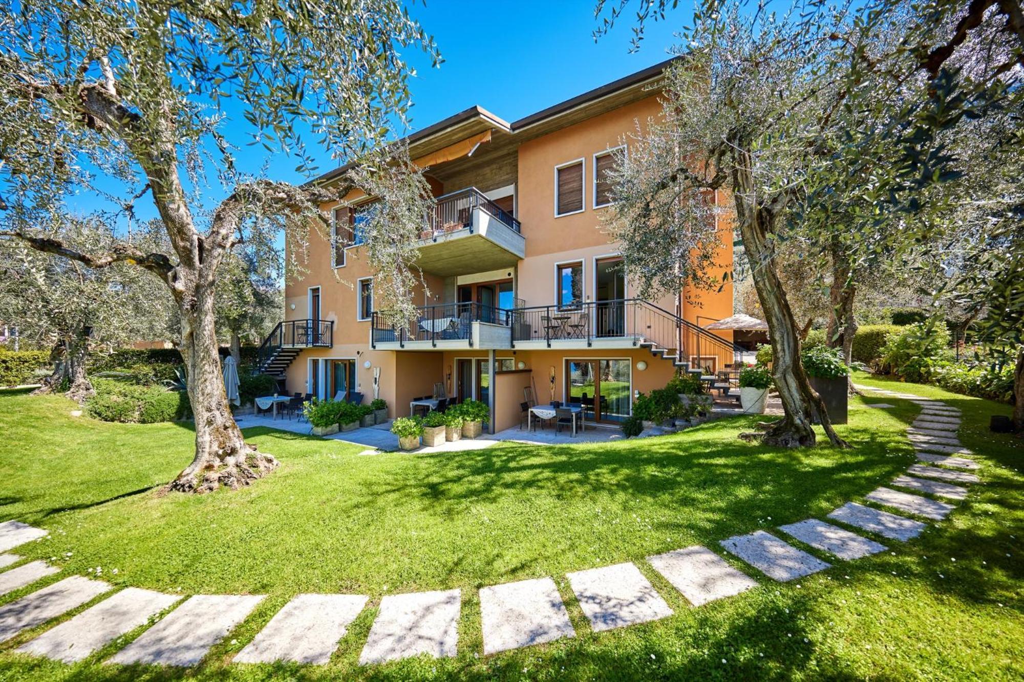 CallaLillyJardin Malcesine Esterno foto