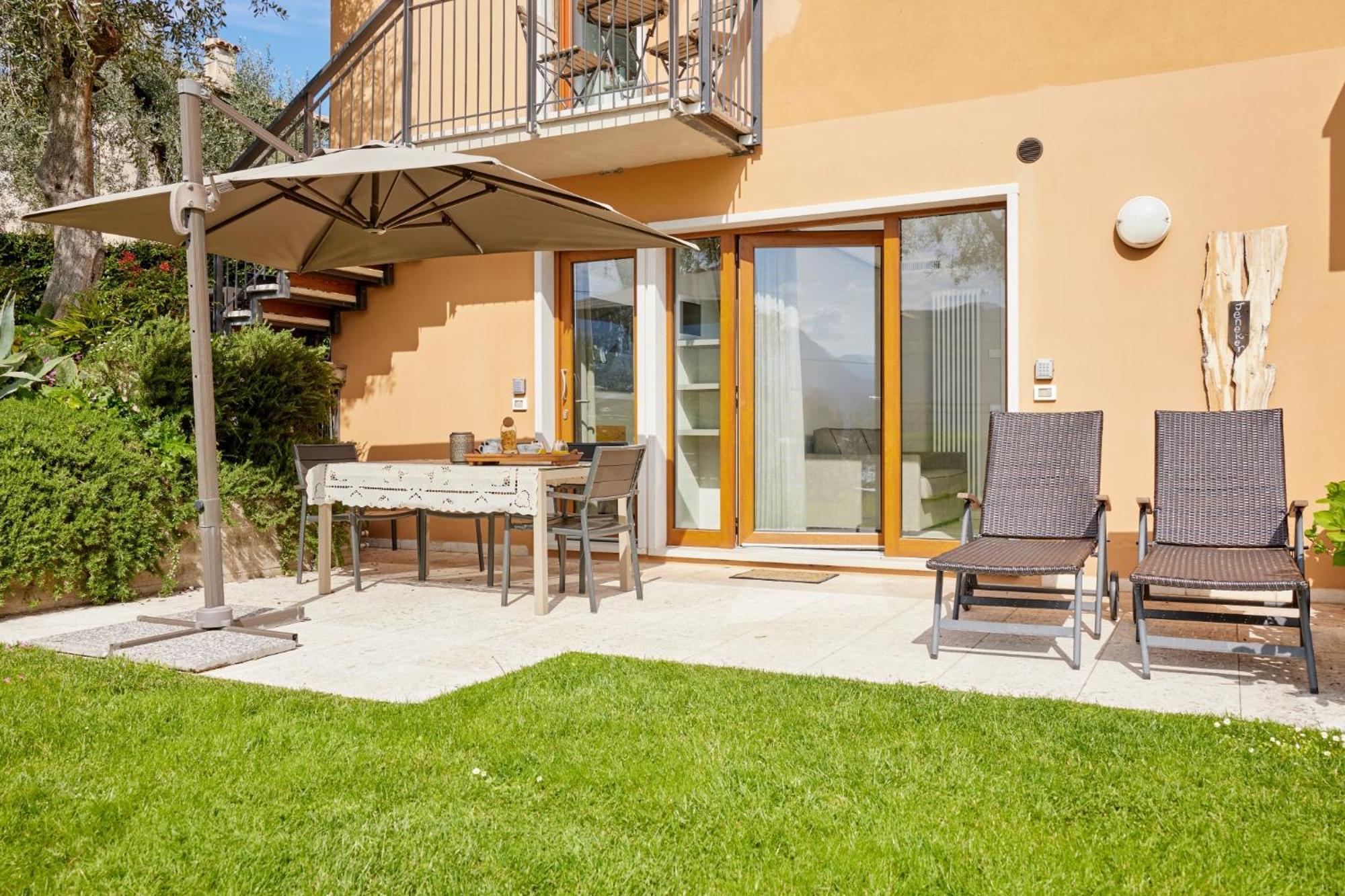 CallaLillyJardin Malcesine Esterno foto