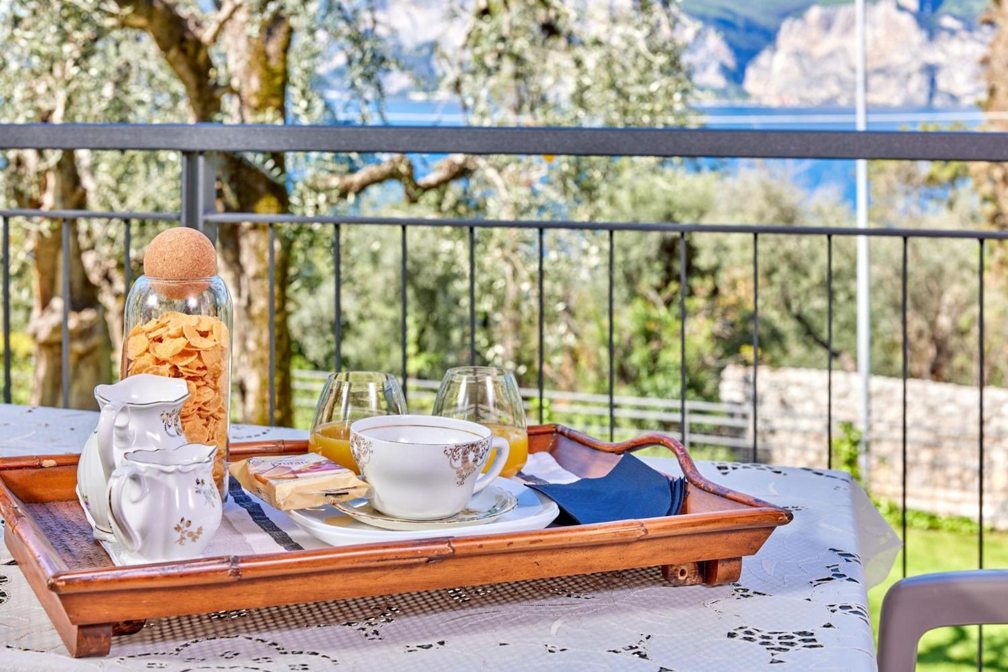 CallaLillyJardin Malcesine Esterno foto